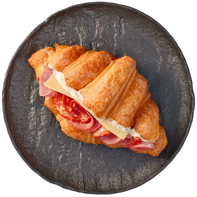 Изображение товара Круассан с салями чоризо сыром и соусом перечный чили, 150г