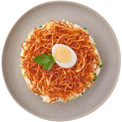 Изображение товара Салат с куриным филе и картофелем пай Перекрёсток Select, 200г