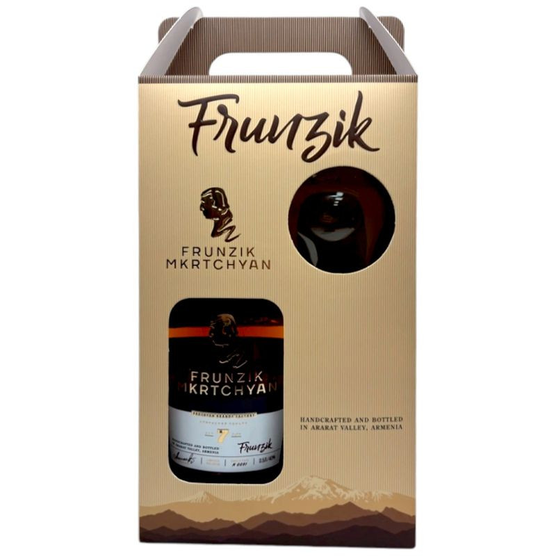 Изображение товара Коньяк армянский выдержанный КВ 7 лет с бокалом 500мл