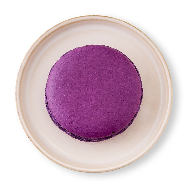 Изображение товара Пирожное макарони чёрная смородина, 19г