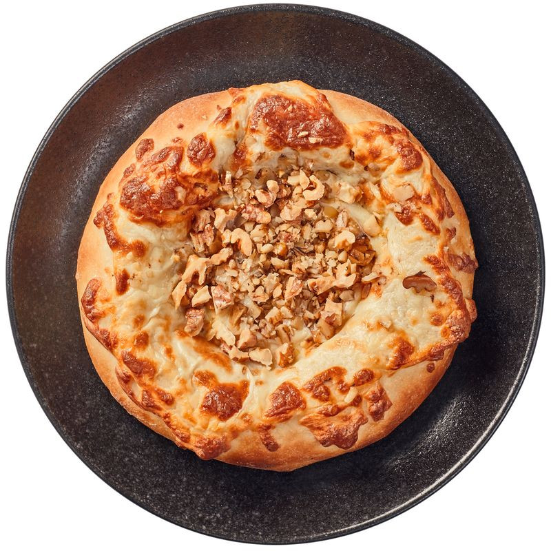 Хачапури по-мегрельски с сулугуни зеленью и грецким орехом Перекрёсток Select, 250г - купить с доставкой на дом в Перекрёстке