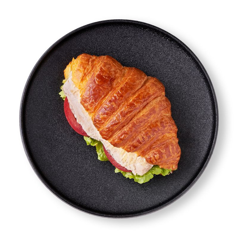 Изображение товара Круассан Цезарь с филе цыплёнка, 150г