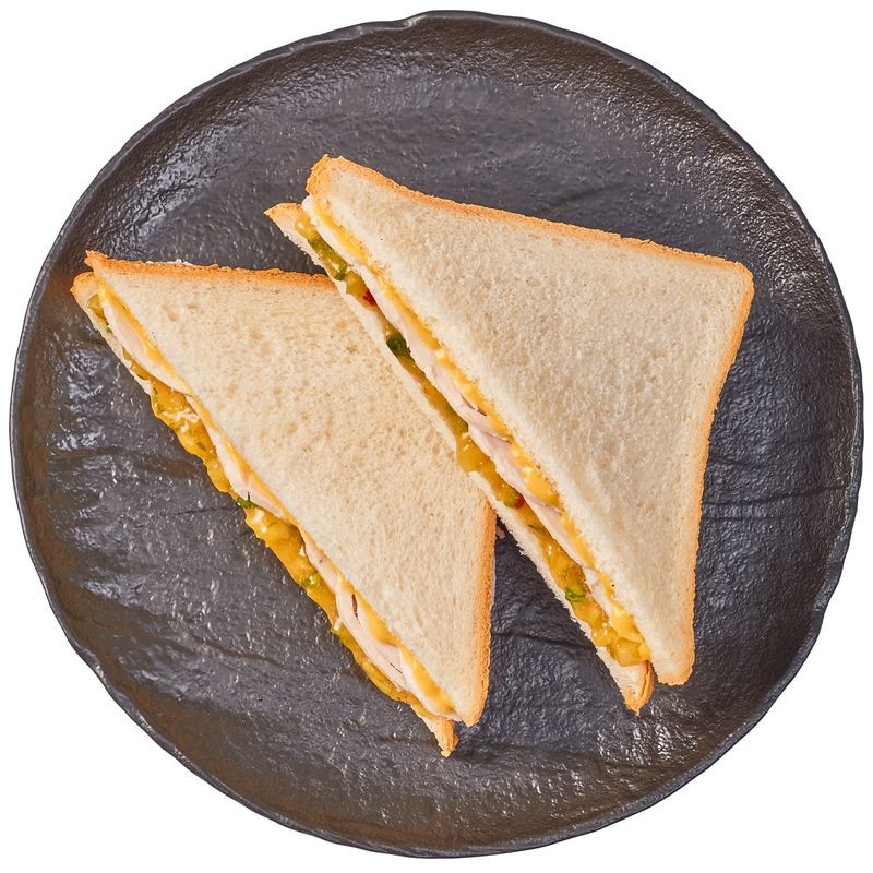 Изображение товара Сэндвич с курицей су-вид и ананасами Перекрёсток Select 160г