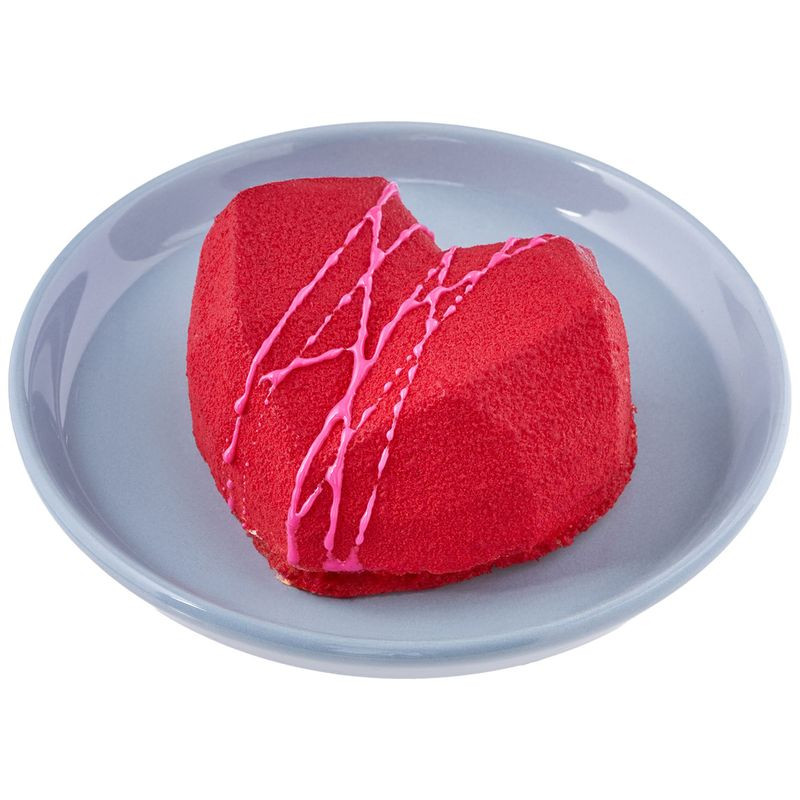 Изображение товара Пирожное Love, 125г - Вкусный десерт для наслаждения