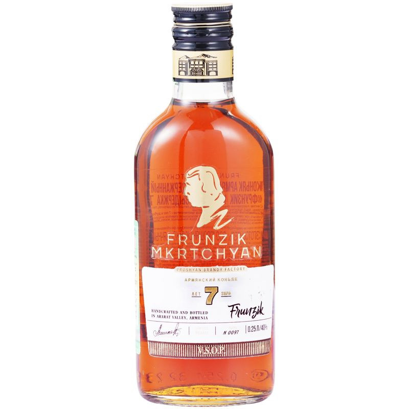 Изображение товара Коньяк армянский Фрунзик Мкртчян выдержанный 7 лет 250 мл